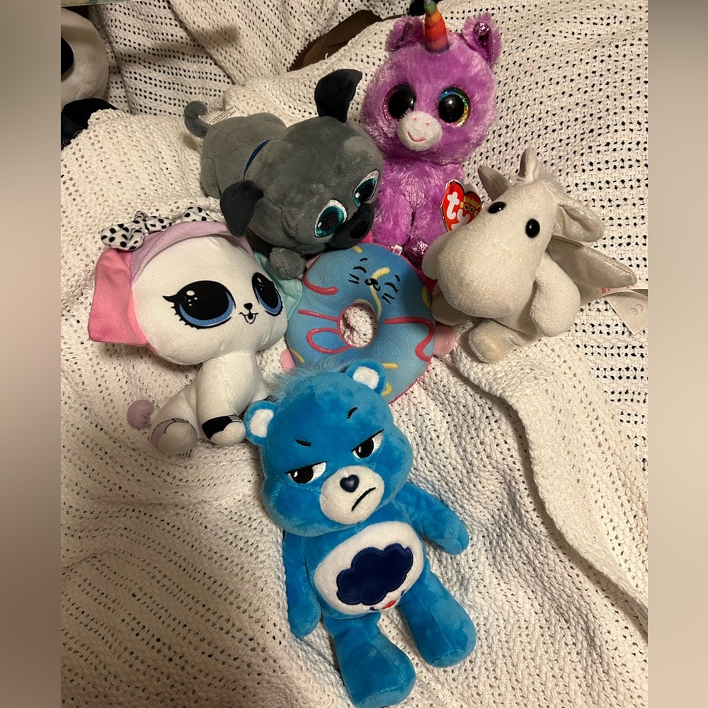 SALE!!Lot of 6 small plush toys